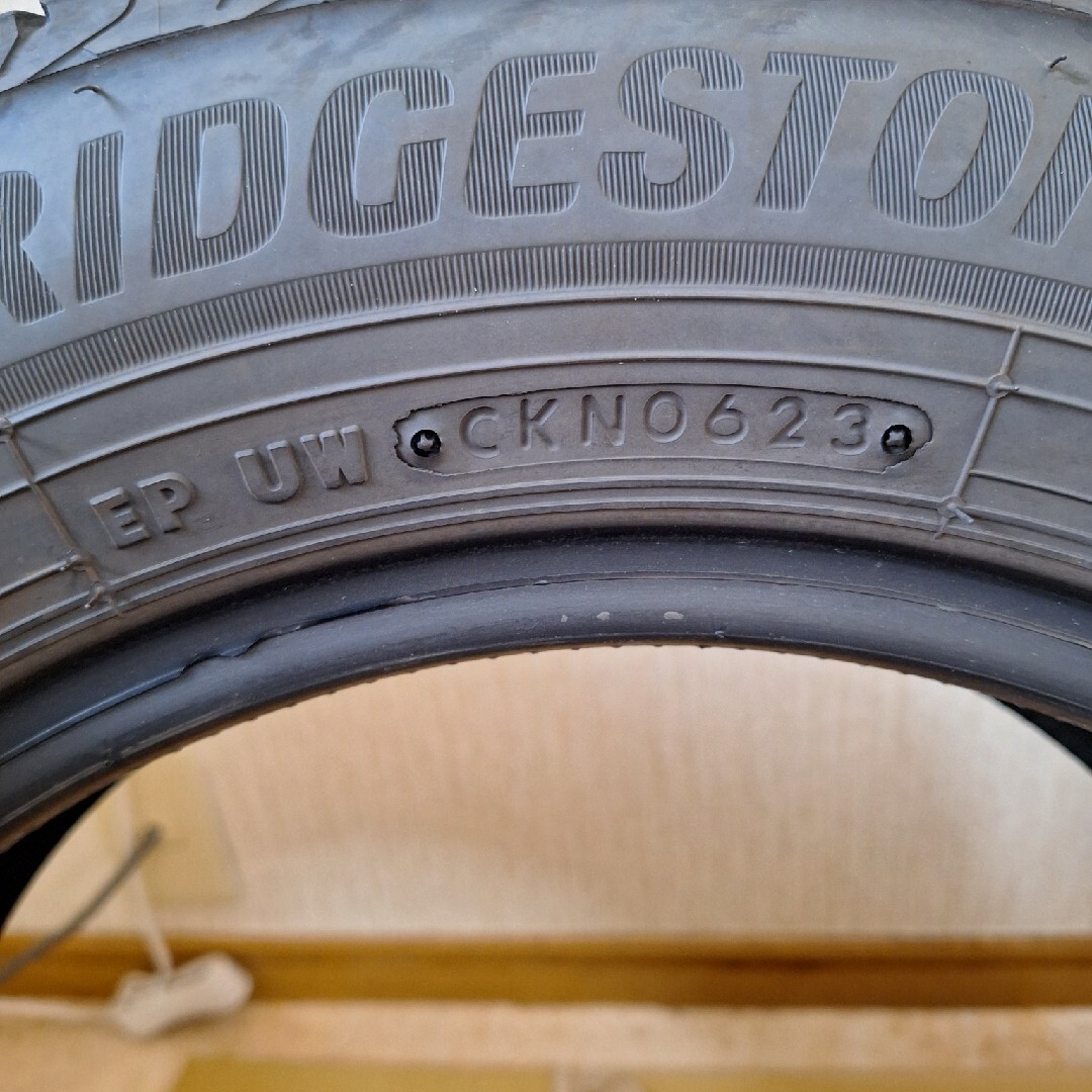 BRIDGESTONE(ブリヂストン)の【ブリジストン】165/70/R14【中古タイヤ】 自動車/バイクの自動車(タイヤ)の商品写真