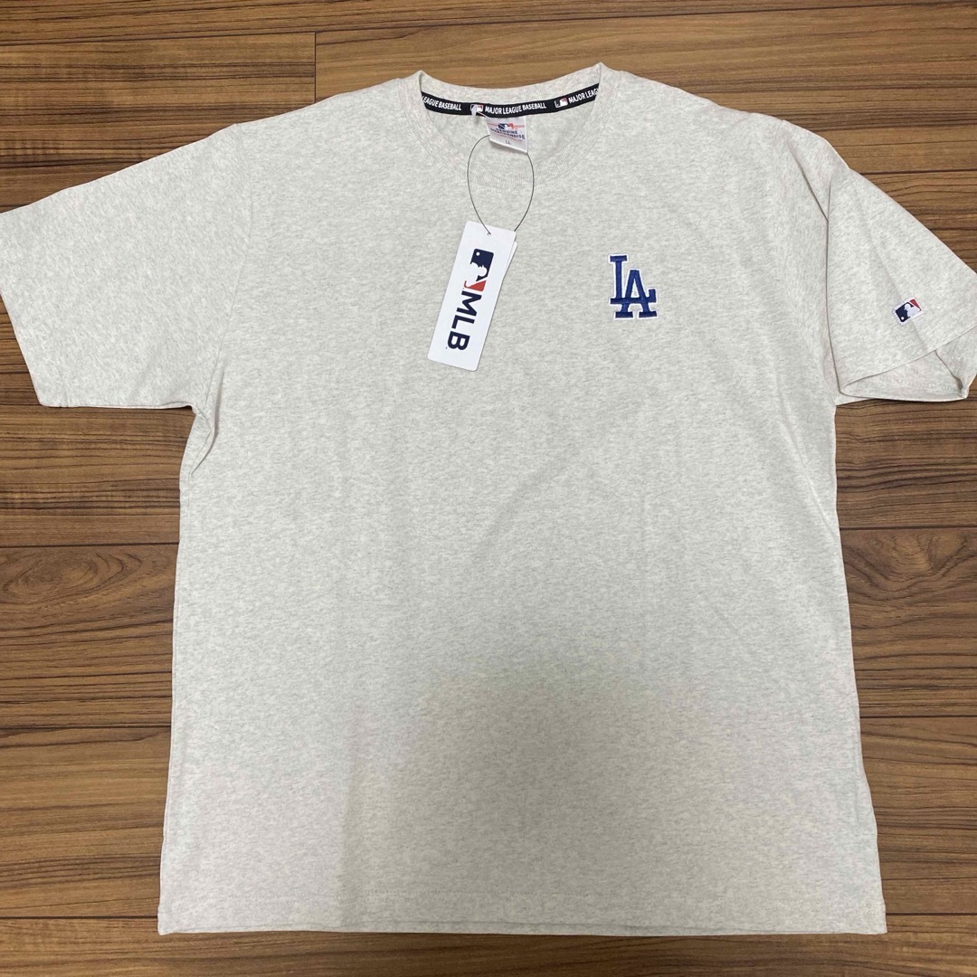 MLB(メジャーリーグベースボール)の新品タグ付き　メンズ　MLB  ロサンゼルスドジャース 半袖Tシャツ　LLサイズ メンズのトップス(Tシャツ/カットソー(半袖/袖なし))の商品写真