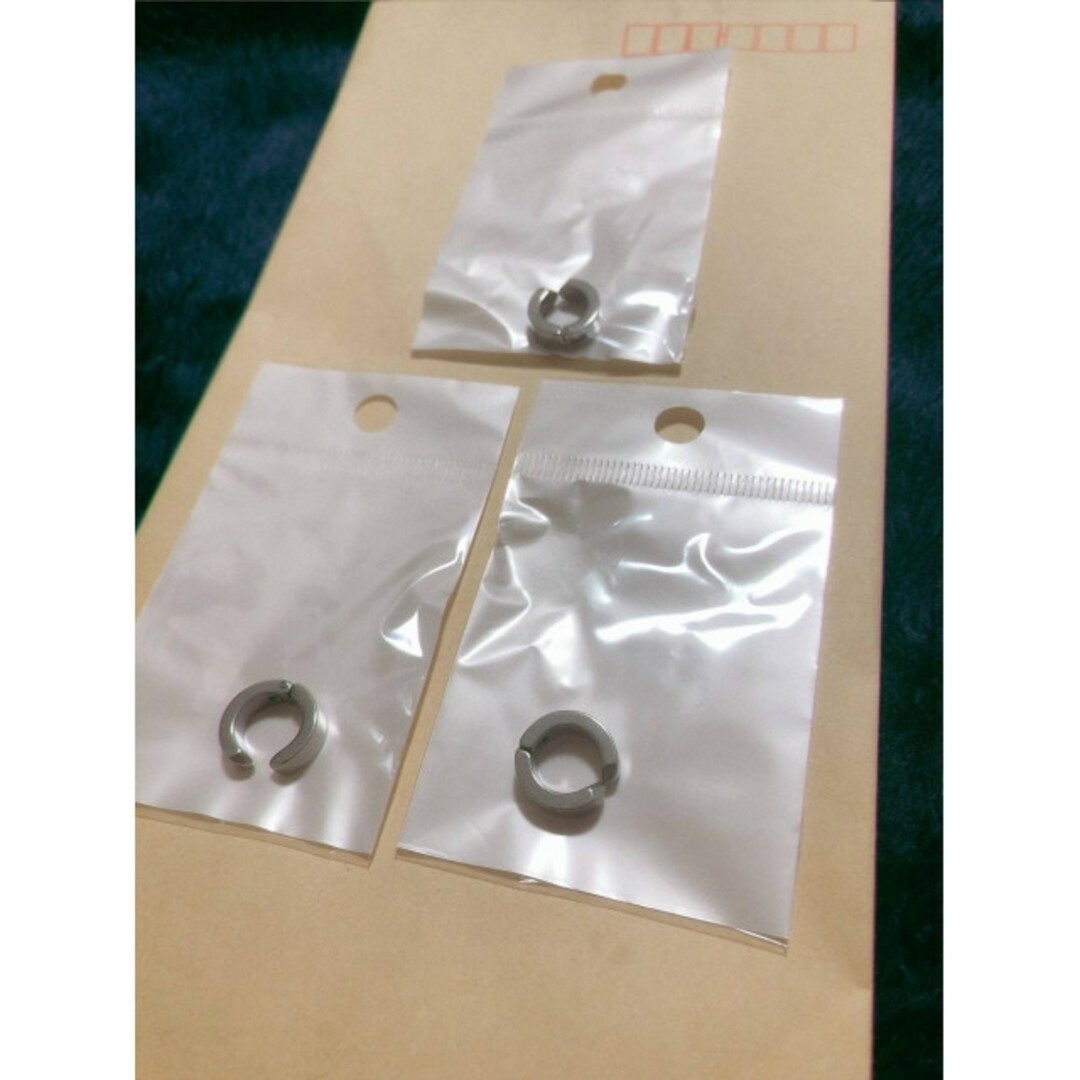 シルバー　銀色　フェイクピアス　　3個セット　イヤーカフ　イヤリング　男女兼用 メンズのアクセサリー(ピアス(両耳用))の商品写真