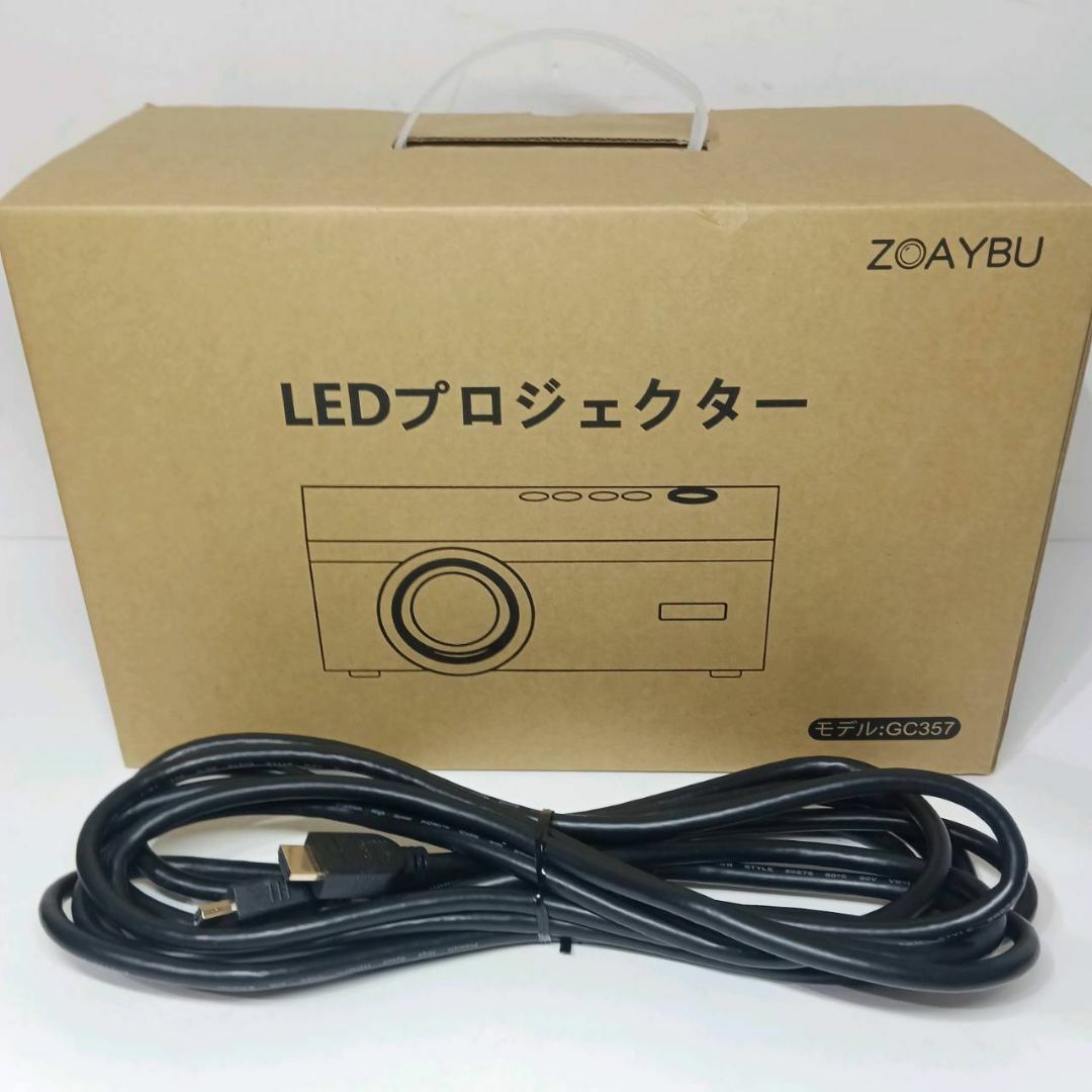 【美品】4K対応 LEDプロジェクター ZOAYBU 高画質 高輝度 長寿命 スマホ/家電/カメラのテレビ/映像機器(プロジェクター)の商品写真