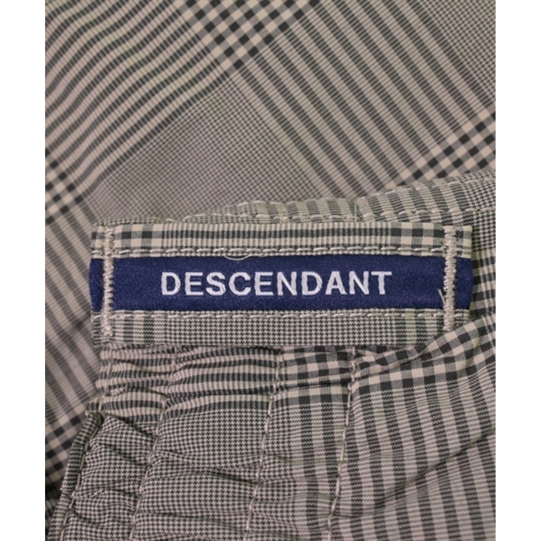 DESCENDANT(ディセンダント)のDESCENDANT ショートパンツ 3(L位) グレーx黒(チェック) 【古着】【中古】 メンズのパンツ(ショートパンツ)の商品写真
