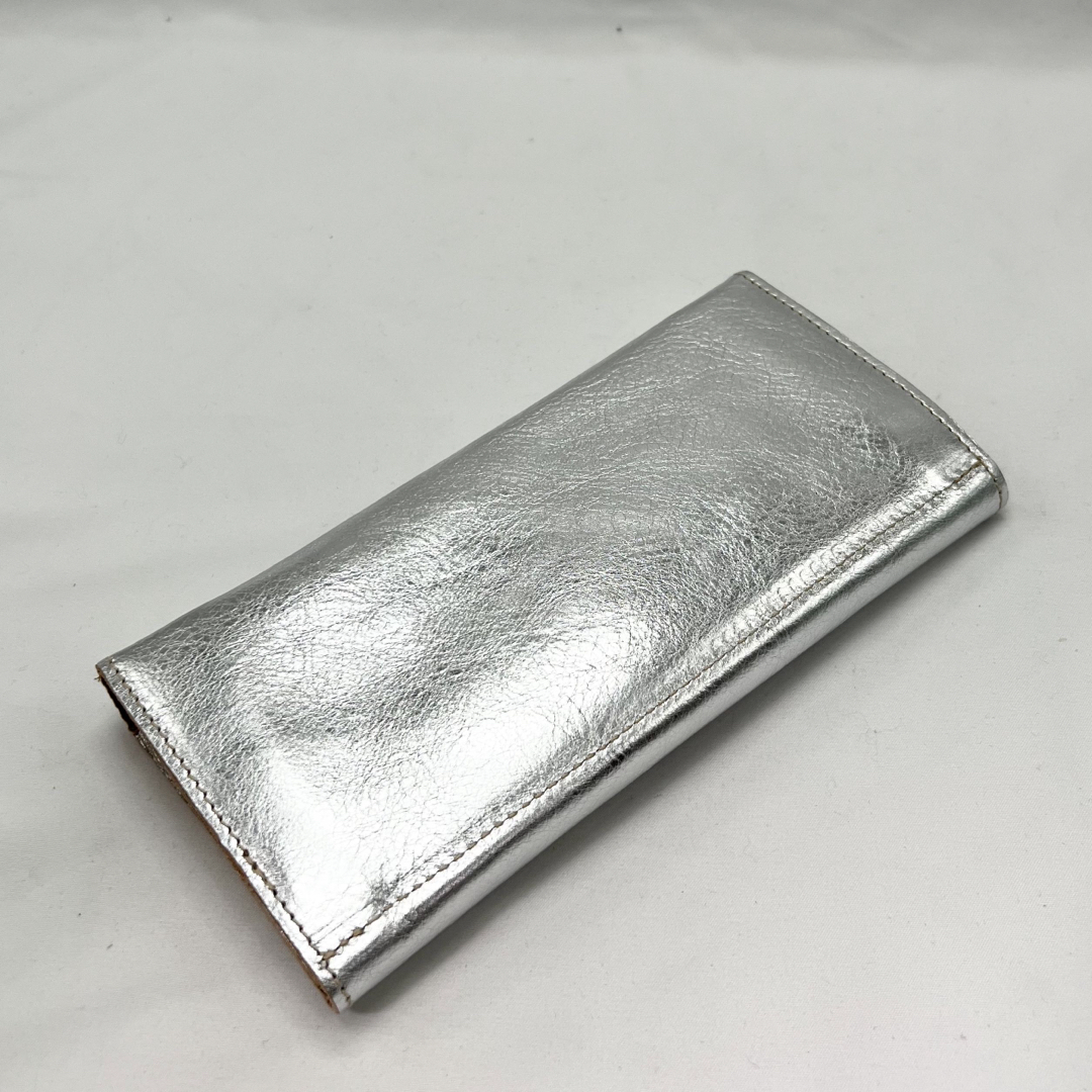 新品未使用】イルビゾンテ 三つ折り長財布 ☆ SILVER シルバー ☆ 新品未使用】イルビゾンテ 三つ折り長財布 ☆ SILVER シルバー ☆