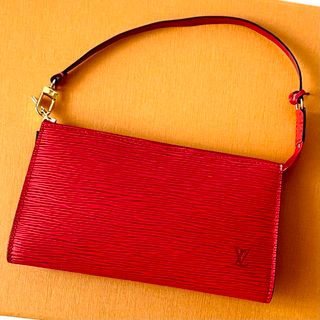 ルイヴィトン(LOUIS VUITTON)のヴィトン エピ ポシェット アクセソワール レッド ビトン ルイビィトン(ハンドバッグ)