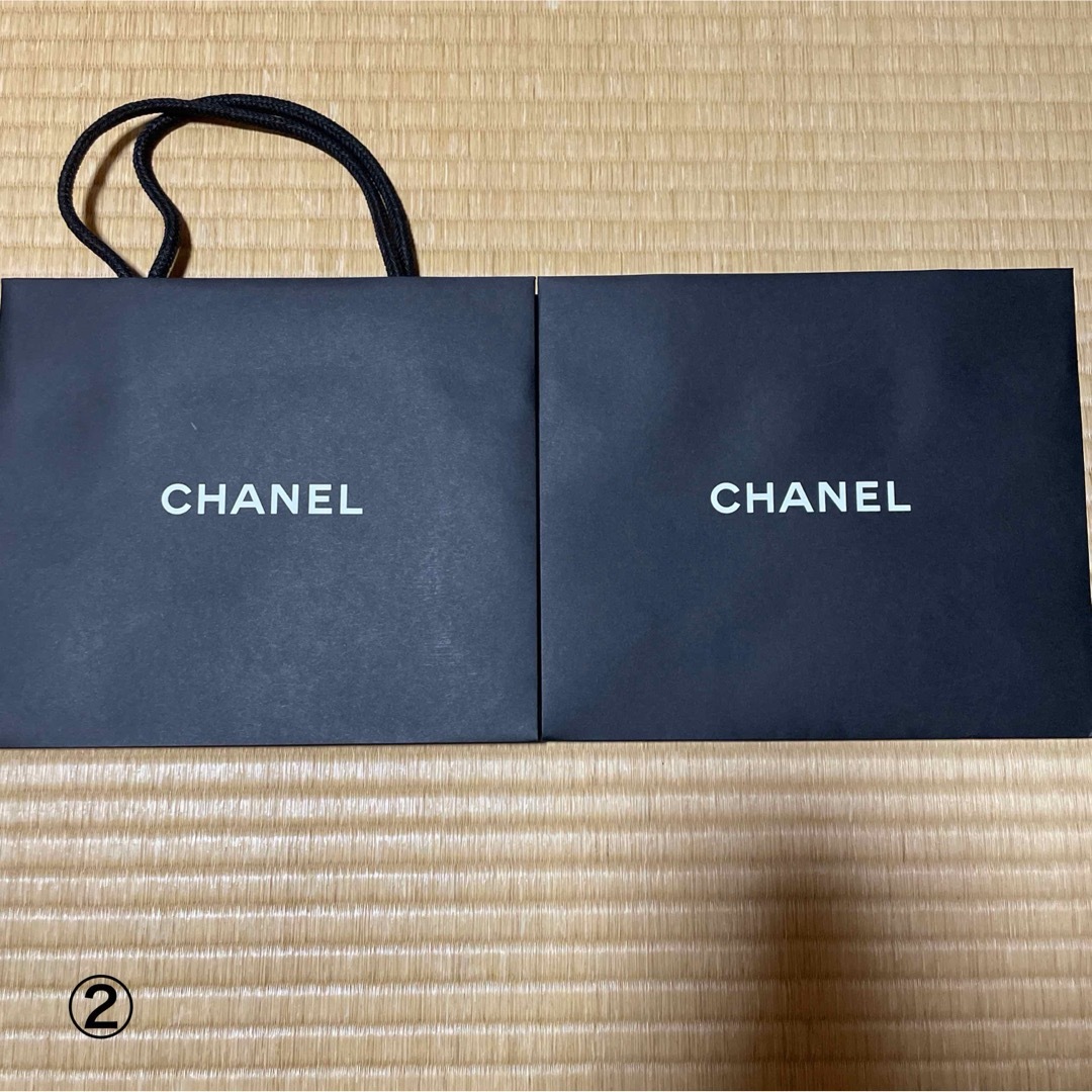 CHANEL(シャネル)の2 シャネル CHANEL ショッパー 紙袋 2枚セット レディースのバッグ(ショップ袋)の商品写真