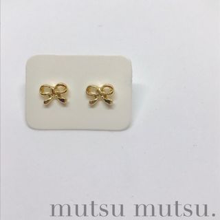 ワンポイントリボンピアス　ニッケルフリー(ピアス)