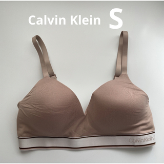 カルバンクライン(Calvin Klein)の新品　カルバンクライン　Sサイズ　ベージュ　ワイヤレスブラ　ノンワイヤー(ブラ)