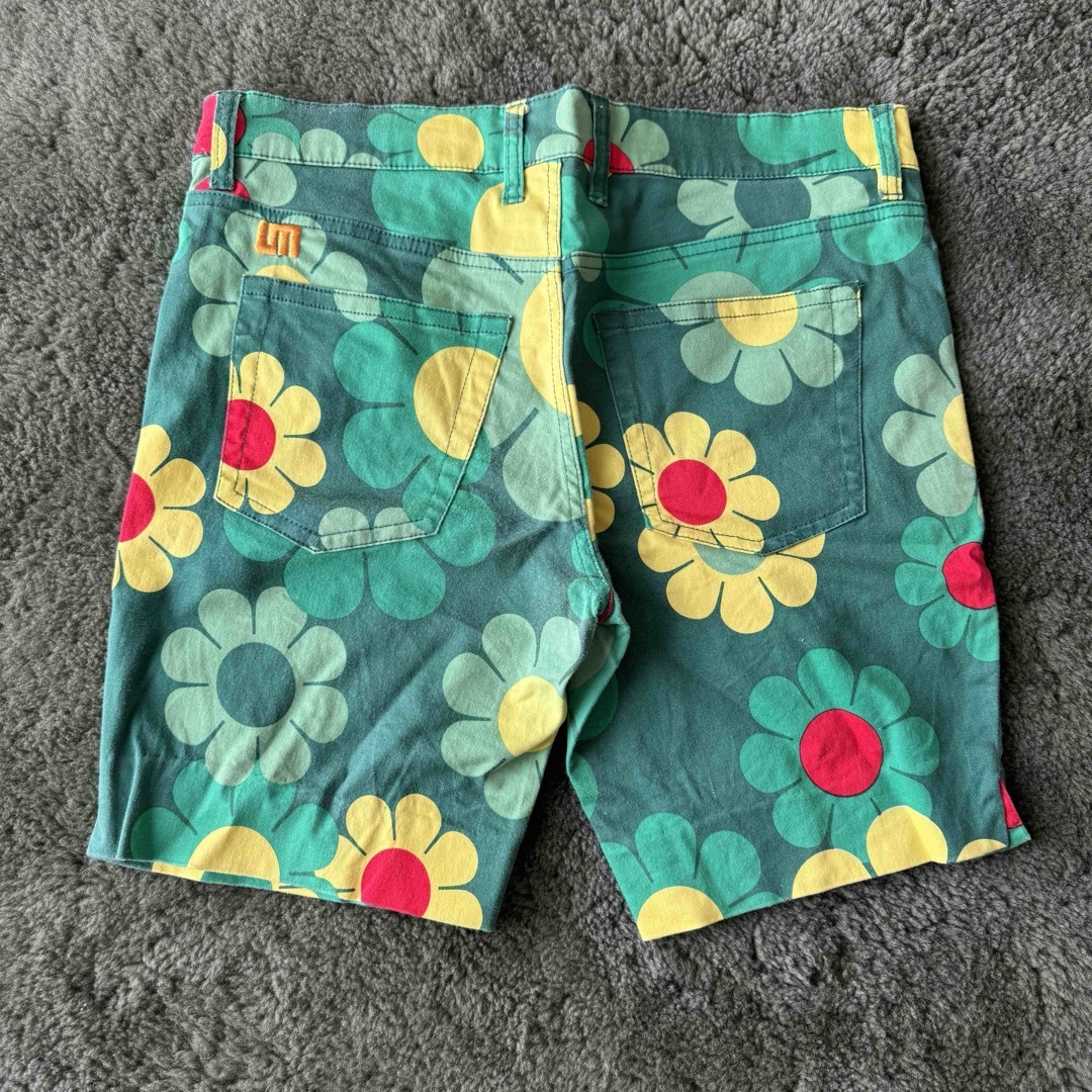 Loudmouth(ラウドマウス)のLoudmouth 花柄 ハーフパンツ US6 スポーツ/アウトドアのゴルフ(ウエア)の商品写真