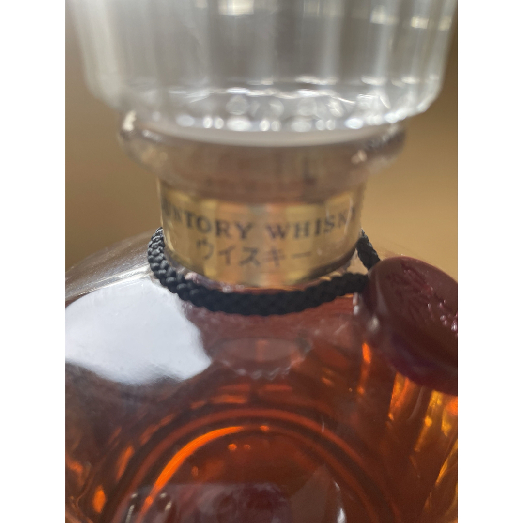 サントリー　響17年　古酒　表裏ゴールドラベル 食品/飲料/酒の酒(ウイスキー)の商品写真