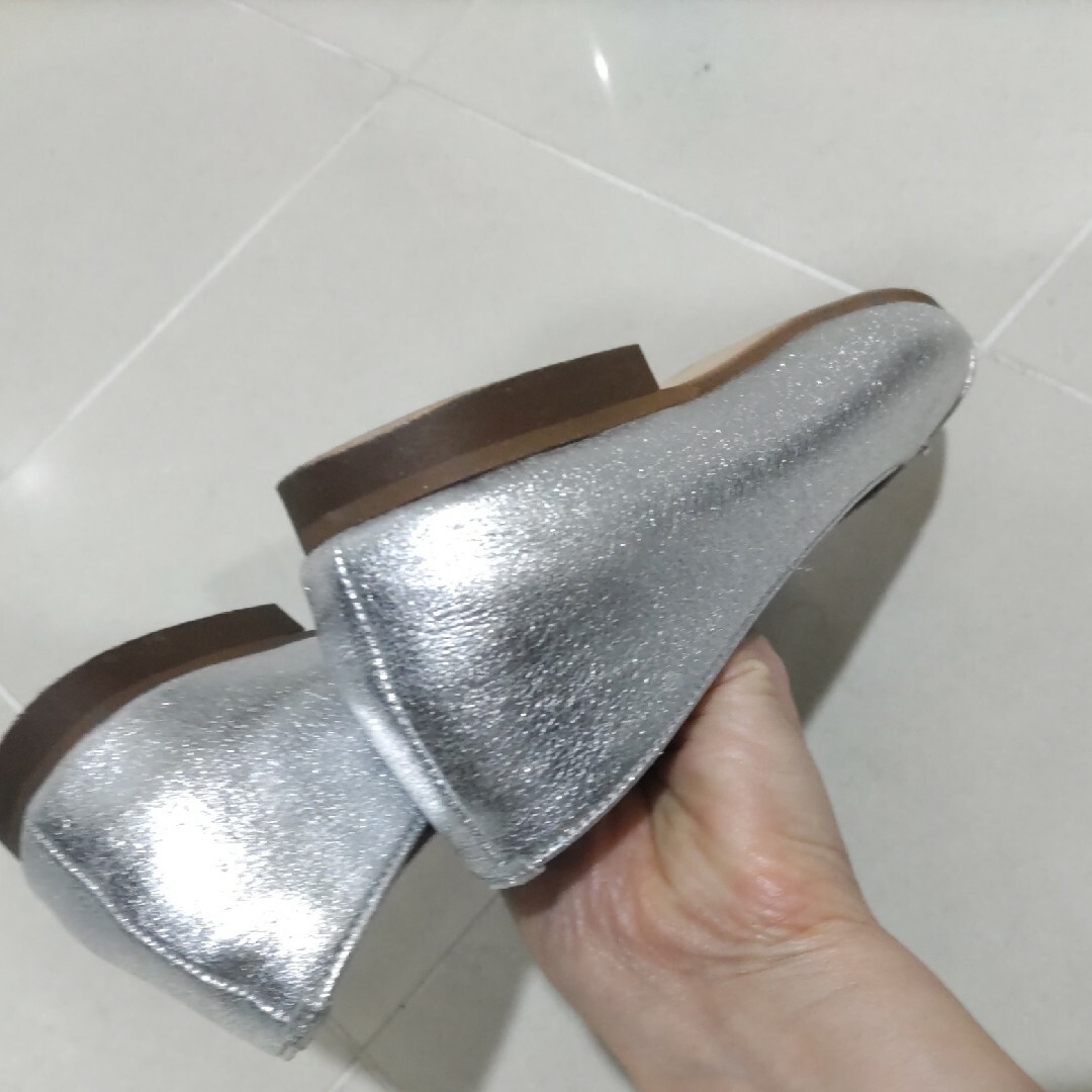 artemis by DIANA(アルテミスバイダイアナ)の超軽量スクエアトゥフラットシューズ レディースの靴/シューズ(バレエシューズ)の商品写真