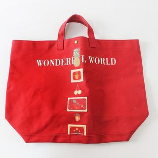 カネコイサオ(KANEKO ISAO)のカネコイサオ ワンダフルワールド KANEKO ISAO WONDERFUL WORLD ネームワッペン ロゴプリントトートバッグ/レッド【2400013812689】(トートバッグ)