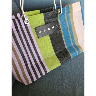 マルニ(Marni)の【MARNI】 マルニマーケット　フラワーカフェ ストライプバッグ ミニ(かごバッグ/ストローバッグ)