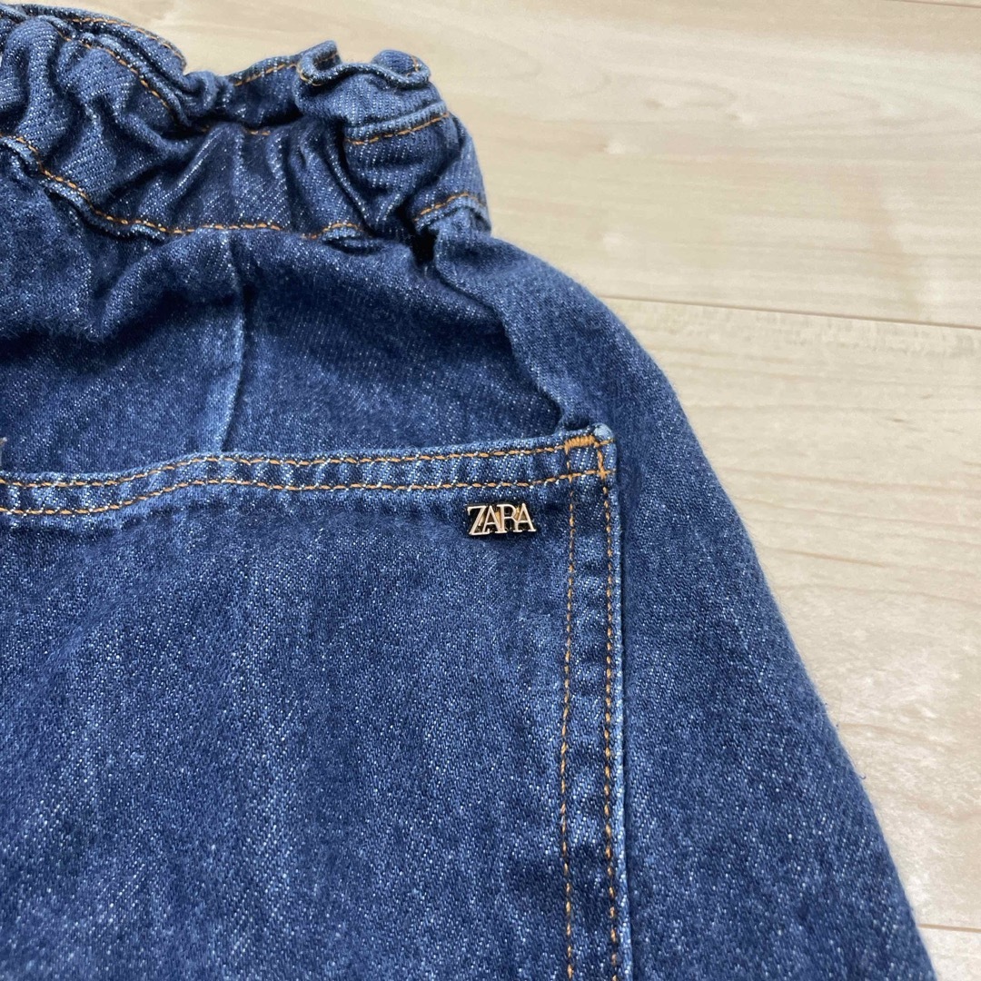 ZARA(ザラ)のZARA ブルーデニム レディースのパンツ(デニム/ジーンズ)の商品写真