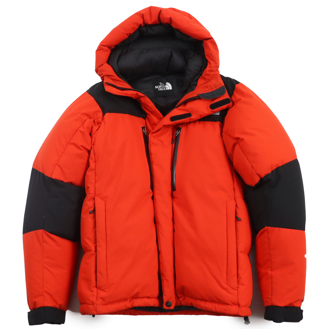 THE NORTH FACE(ザノースフェイス)の良品●THE NORTH FACE ザ・ノースフェイス ND91201 BALTRO LIGHT JACKET バルトロライトジャケット WINDSTOPPER ウィンドストッパー フーデッドダウンジャケット オレンジ ブラック L 正規品 メンズ メンズのジャケット/アウター(ダウンジャケット)の商品写真