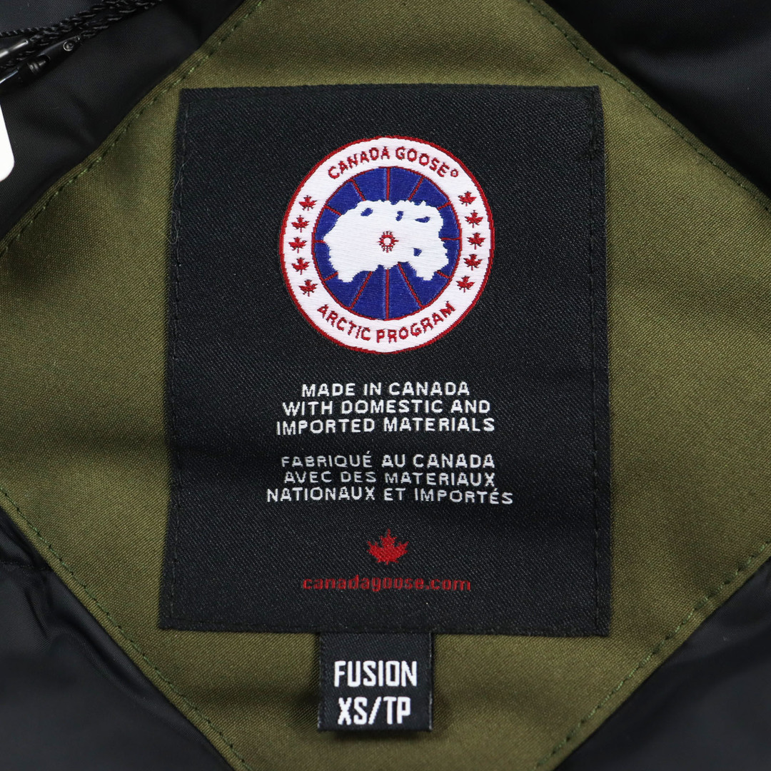 CANADA GOOSE(カナダグース)の未使用品●CANADA GOOSE カナダグース 2062MA Langford ランフォード ファー ロゴワッペン付き ダウンジャケット カーキ S相当 カナダ製 正規品 メンズ メンズのジャケット/アウター(ダウンジャケット)の商品写真