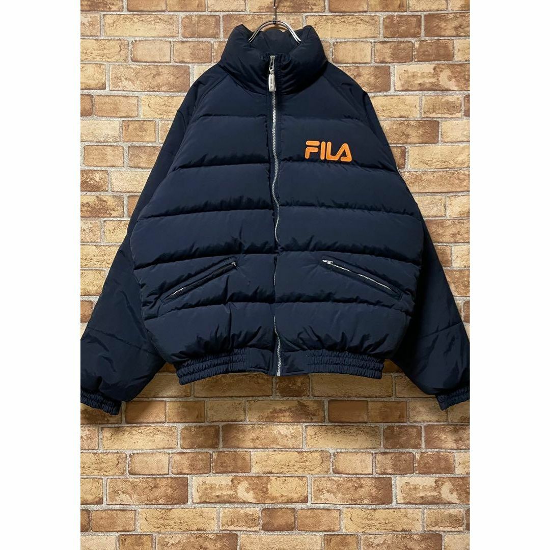 FILA(フィラ)のFILA　フィラ　ダウンジャケット　肉厚　刺繍ロゴ　ネイビー　ビッグシルエットL メンズのジャケット/アウター(ダウンジャケット)の商品写真