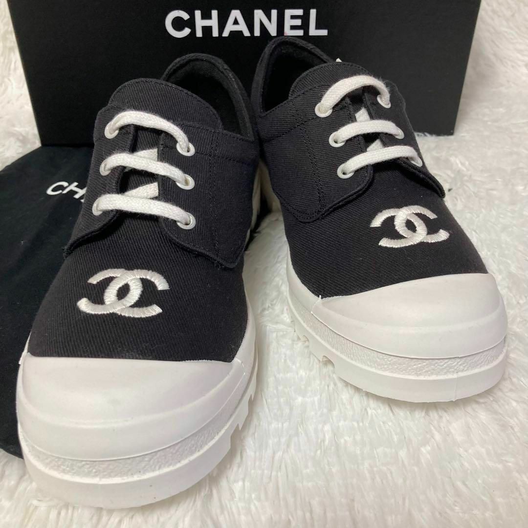 CHANEL(シャネル)の【未使用】シャネル　ローカットスニーカー　厚底　ヴィンテージ　サイズ38 レディースの靴/シューズ(スニーカー)の商品写真