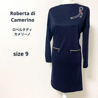 ロベルタディカメリーノ(ROBERTA DI CAMERINO)のロベルタディカメリーノ ゴールドロゴ刺繍ワンピース(ひざ丈ワンピース)