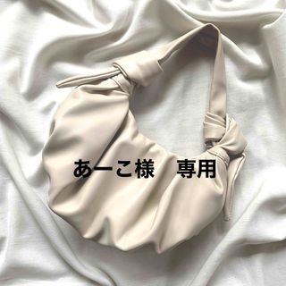 ザラ(ZARA)のZARA （ザラ）　ノットディテールミニハンドバッグ　アイボリー　(ハンドバッグ)