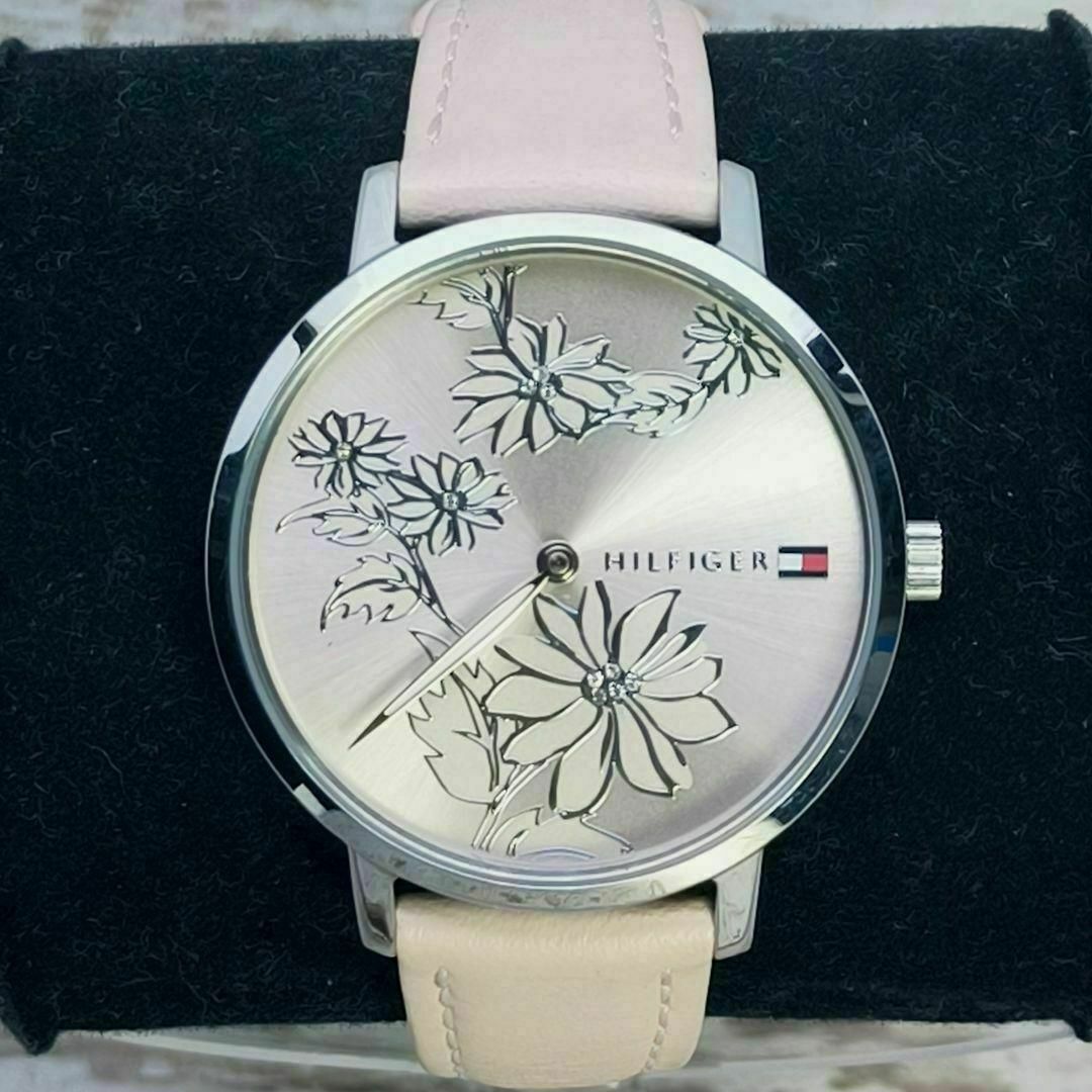 TOMMY HILFIGER(トミーヒルフィガー)のトミーヒルフィガー　腕時計　レディース　ピンク花　ココア様専用 レディースのファッション小物(腕時計)の商品写真
