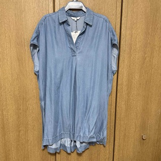 プラステ(PLST)のライトデニムオーバーサイズシャツ(Tシャツ/カットソー(半袖/袖なし))