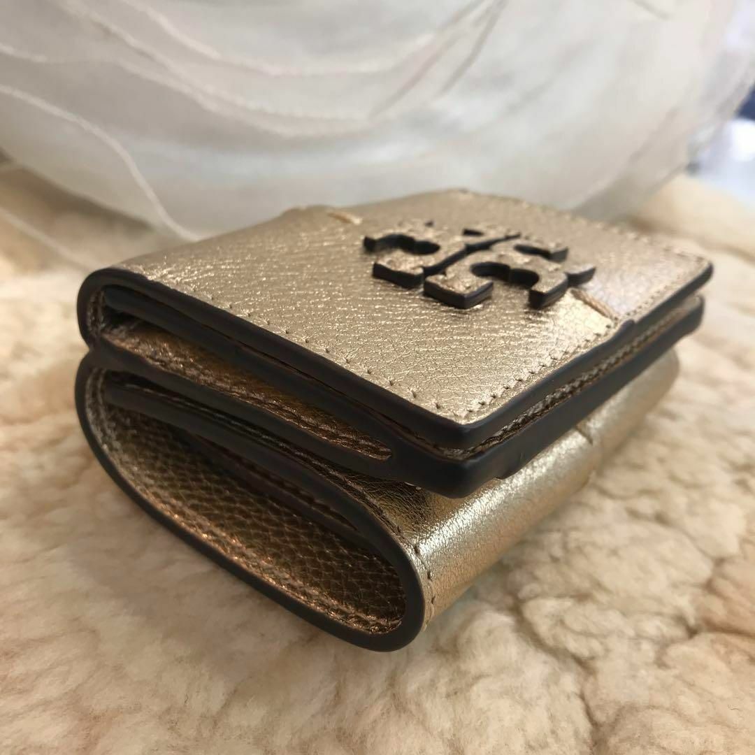 ☆新品・未使用☆TORY BURCH　メタリック　三つ折り財布　コンパクト