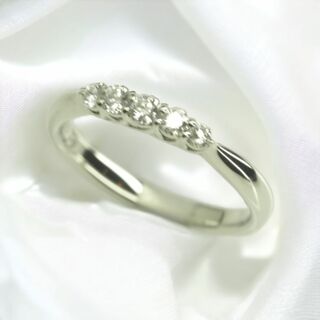 ◆アイプリモ　可愛い極上良質天然ダイヤモンドリング　指輪　Pt950(リング(指輪))