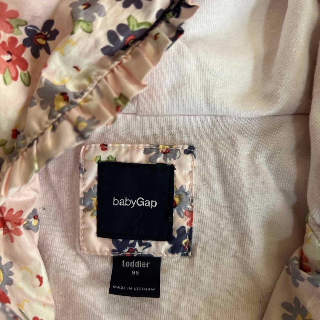 babyGAP(ベビーギャップ)のベビーgap 95 シャカシャカ　パーカー キッズ/ベビー/マタニティのキッズ服男の子用(90cm~)(ジャケット/上着)の商品写真