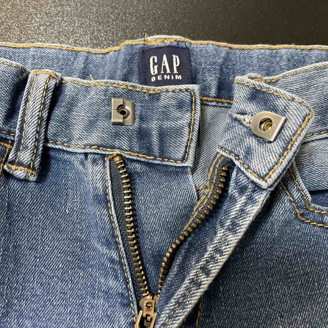 GAP(ギャップ)の子供用デニム(GAP) キッズ/ベビー/マタニティのキッズ服男の子用(90cm~)(パンツ/スパッツ)の商品写真