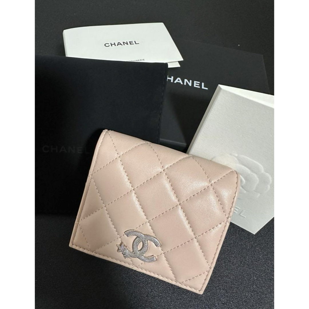 CHANEL(シャネル)のシャネル　折りたたみお財布　新作 レディースのファッション小物(財布)の商品写真