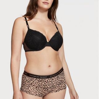 ヴィクトリアズシークレット(Victoria's Secret)の新品　ロゴ コットン ショーティー ショーツ(ショーツ)