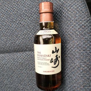 サントリー(サントリー)のサントリー シングルモルト　山崎１８０ｍｌ（ＣＶＳ限定）(ウイスキー)