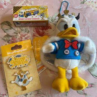 ドナルドダック(ドナルドダック)のドナルドクワッキーダックシティ🐥ぬいぐるみバッチ🐥ミニカー🐥ピンバッジ🐥(キャラクターグッズ)