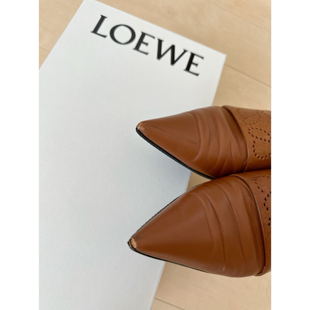 LOEWE(ロエベ)のLOEWE ♡アナグラム ポインティ ミュール　タン　美品 36 レディースの靴/シューズ(ローファー/革靴)の商品写真