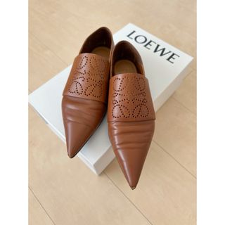 LOEWE - LOEWE ♡アナグラム ポインティ ミュール　タン　美品 36