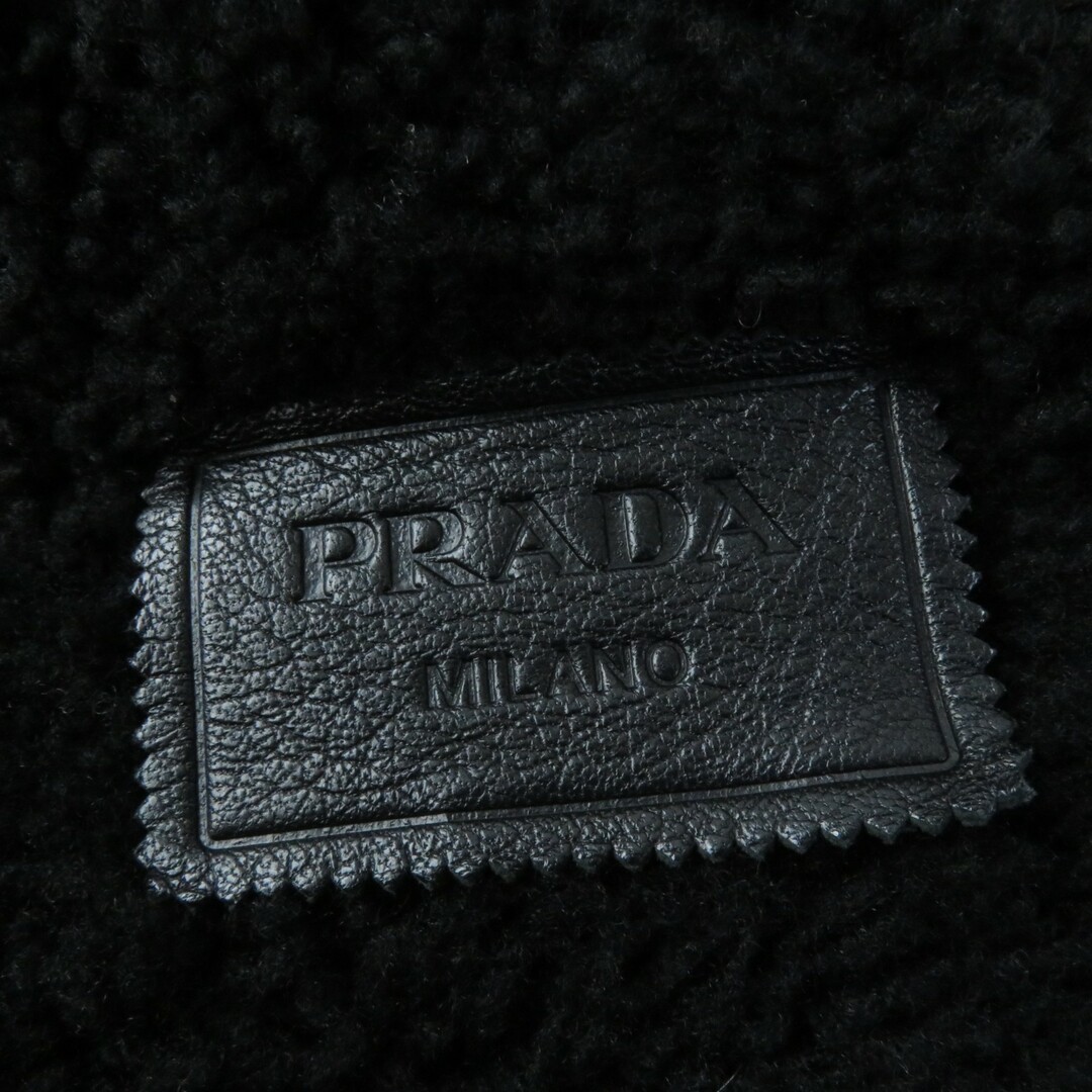 PRADA(プラダ)の良品☆PRADA プラダ 2017年製 ベルト・フード付 ムートンコート ブラック 38 イタリア製 正規品 レディース レディースのジャケット/アウター(ムートンコート)の商品写真