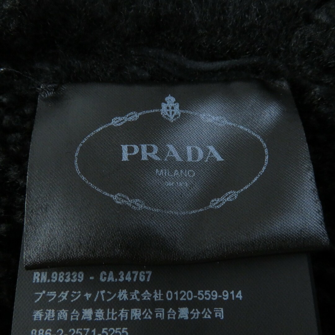 PRADA(プラダ)の良品☆PRADA プラダ 2017年製 ベルト・フード付 ムートンコート ブラック 38 イタリア製 正規品 レディース レディースのジャケット/アウター(ムートンコート)の商品写真