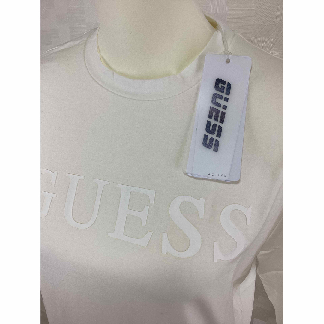 GUESS(ゲス)の★新品未使用タグ付き★　定価4290円　GUESSゲス　男女兼用　Tシャツ レディースのトップス(Tシャツ(半袖/袖なし))の商品写真