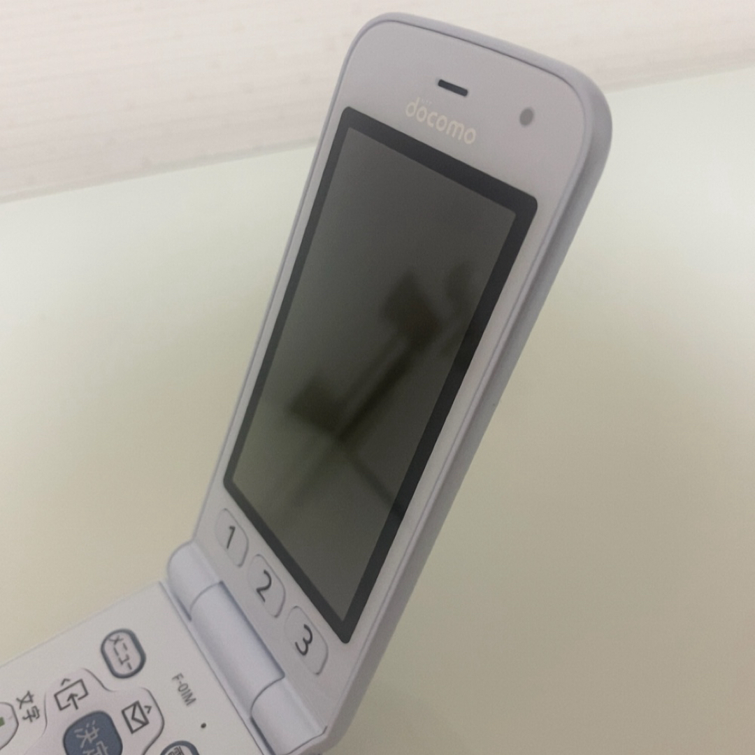 NTTdocomo(エヌティティドコモ)の【美品】NTT docomo らくらくホン　F-01M 携帯電話　ガラケー スマホ/家電/カメラのスマートフォン/携帯電話(携帯電話本体)の商品写真