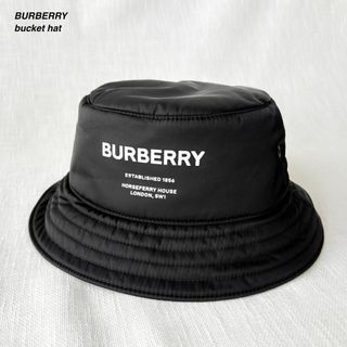 バーバリー(BURBERRY)の極美品 バーバリー バケットハット ナイロン 軽量 お洒落 上品 普段使い 黒(ハット)