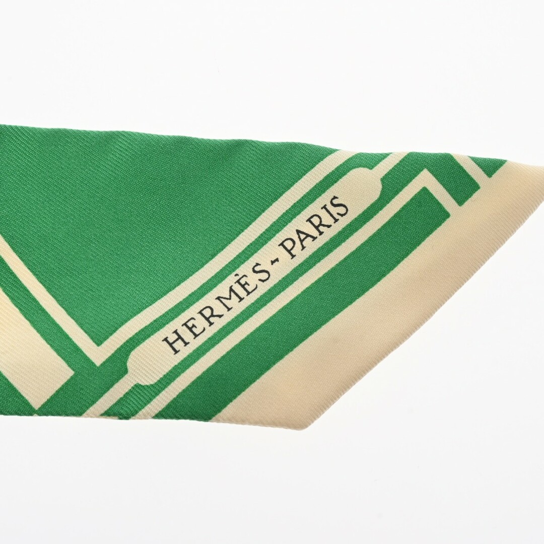 Hermes(エルメス)の中古 エルメス HERMES レディース スカーフ グリーン/クリーム シルク100％ レディースのファッション小物(バンダナ/スカーフ)の商品写真
