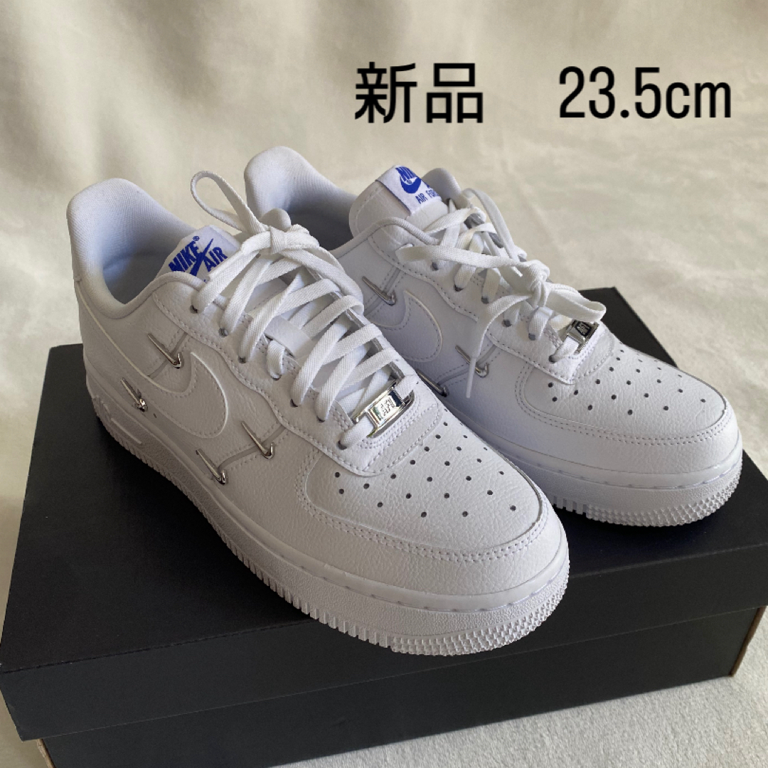 NIKE(ナイキ)のNIKE エアフォース　1'07 LX  メタルスウィッシュ レディースの靴/シューズ(スニーカー)の商品写真