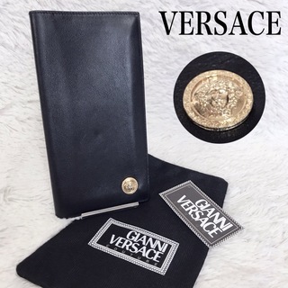 ジャンニヴェルサーチ(Gianni Versace)の美品 VERSACE メデューサ レザー 折り財布 お札入れ ブラック ロゴ 黒(長財布)
