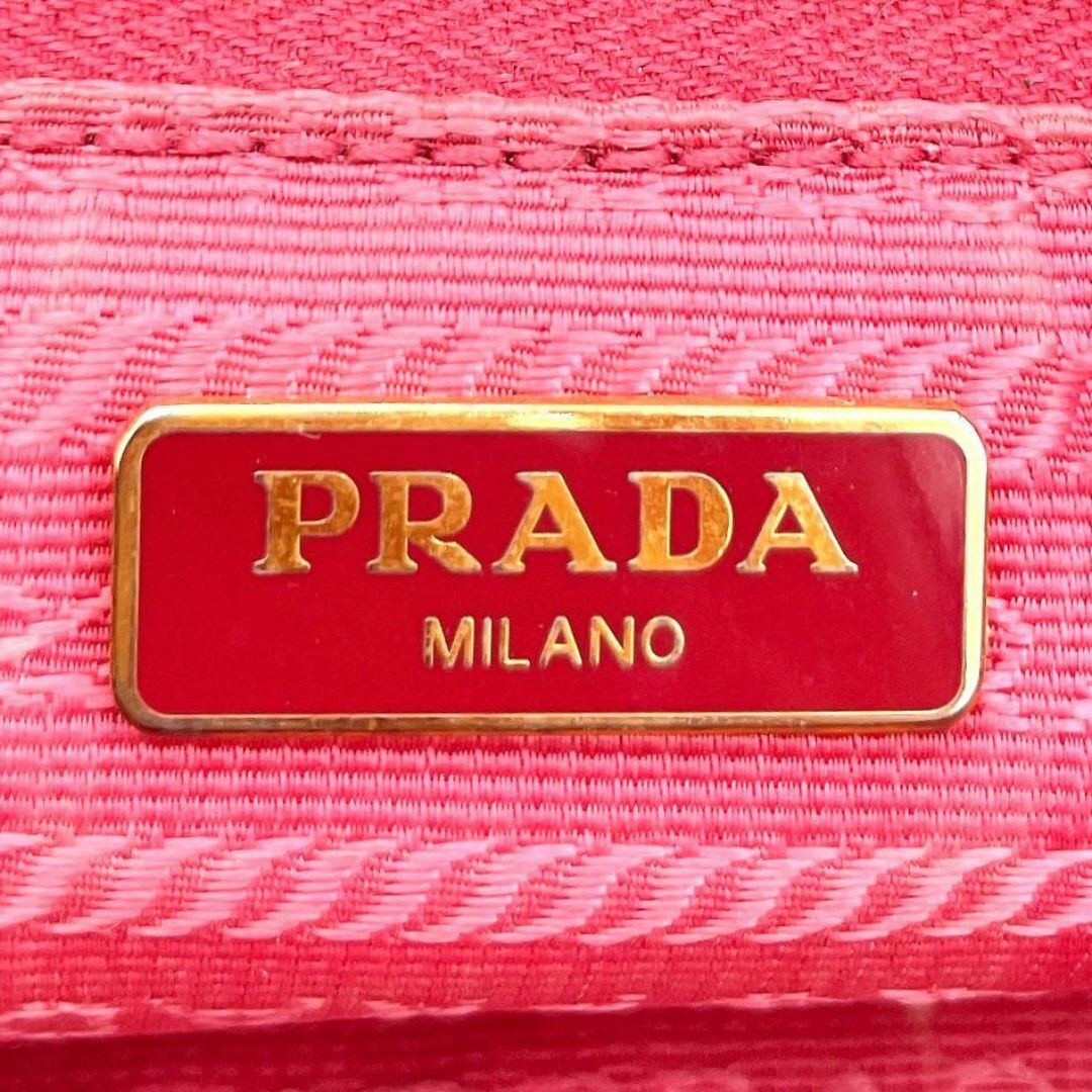 PRADA(プラダ)のプラダ 1N0021 キャンバス ポーチ 三角ロゴ レディース 小物入れ ピンク レディースのバッグ(ボディバッグ/ウエストポーチ)の商品写真