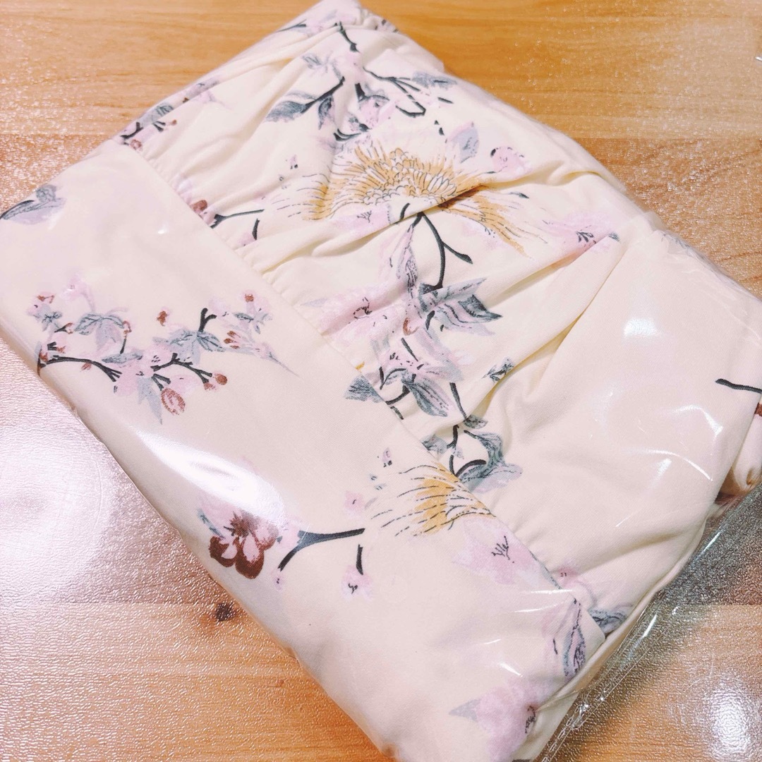 ルームウェア  ワンピース　Mサイズ　アイボリー　花柄　韓国　可愛い　ネグリジェ レディースのルームウェア/パジャマ(ルームウェア)の商品写真
