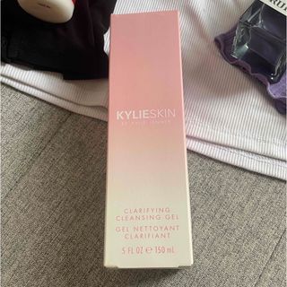 カイリーコスメティックス(Kylie Cosmetics)のKYLIESKIN(化粧水/ローション)