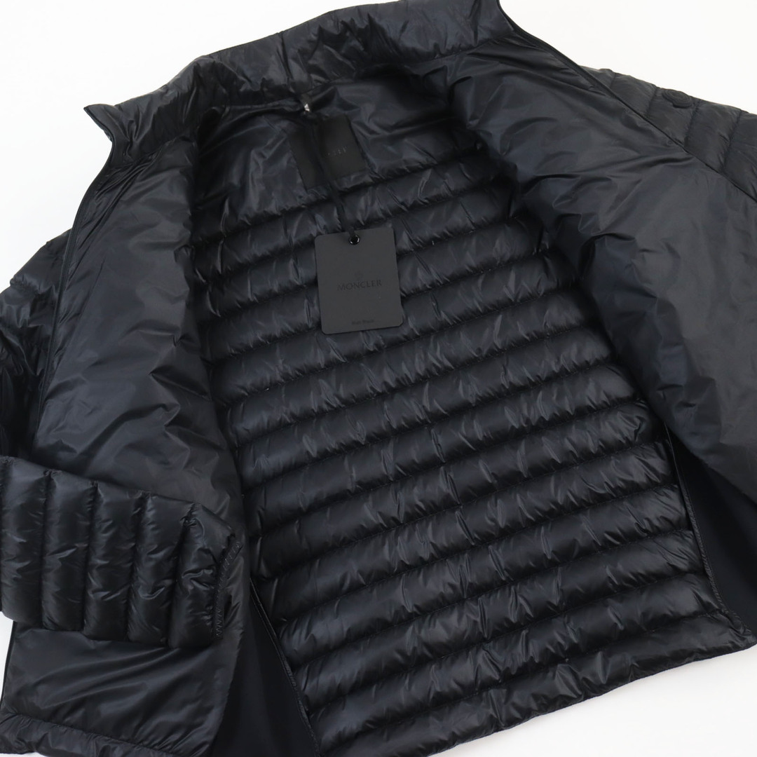 MONCLER(モンクレール)の未使用品●MONCLER モンクレール 2022年製 JOVET PERTEX ラバーロゴパッチ付き ライトダウンジャケット ブラック 2 正規品 メンズ メンズのジャケット/アウター(ダウンジャケット)の商品写真