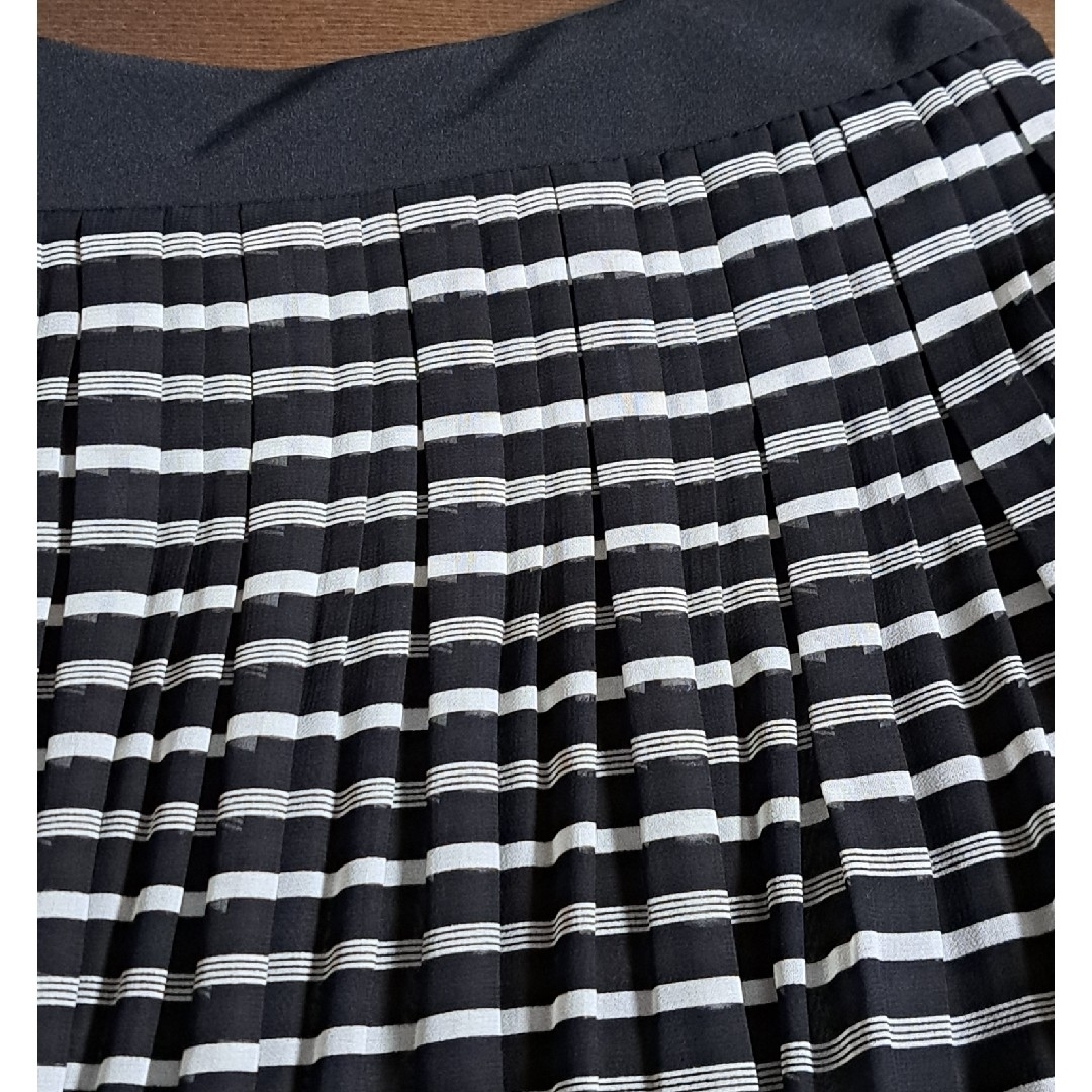 INDIVI(インディヴィ)の【美品】INDIVI   リバーシブル　スカート レディースのスカート(ひざ丈スカート)の商品写真
