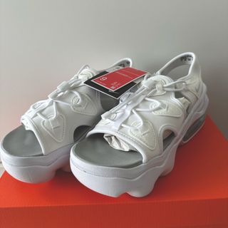 ナイキ(NIKE)のNIKE エアマックスココ(サンダル)