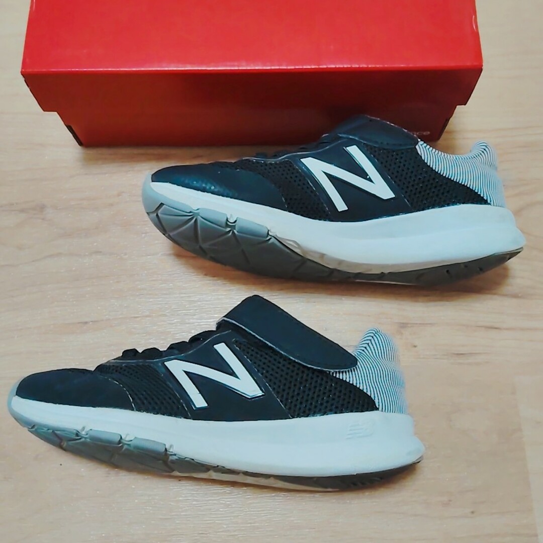 New Balance(ニューバランス)の★美品★ New Balance YOPREM BK スニーカー 17センチ キッズ/ベビー/マタニティのキッズ靴/シューズ(15cm~)(スニーカー)の商品写真