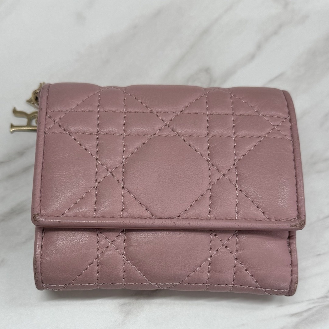 Christian Dior(クリスチャンディオール)のディオール LADY DIOR ロータスウォレット 財布 ピンク　折り財布 レディースのファッション小物(財布)の商品写真